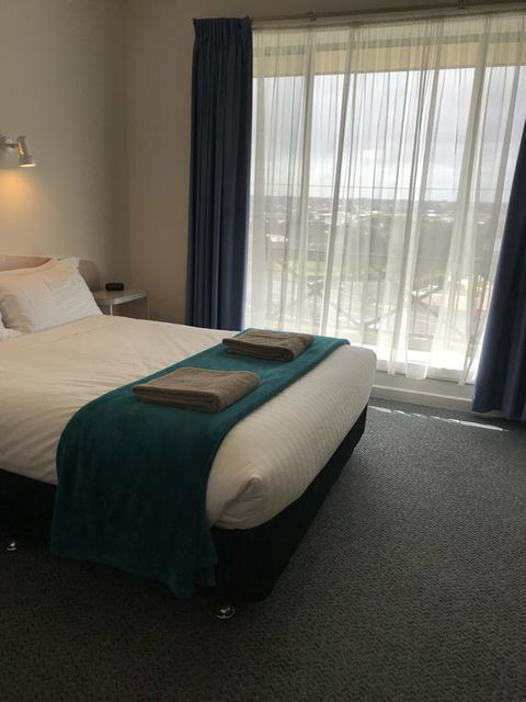 Comfort Inn The Lakes - Rental Cars 2