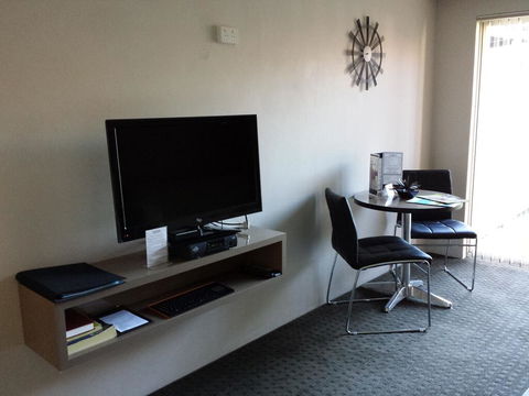 Comfort Inn Towradgi Beach - Rental Cars 0