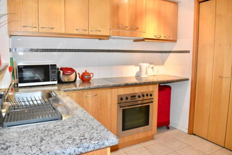 Convenient City Apartment With Pool Gym And Tennis Court - Rental Cars 2