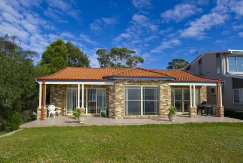Cook St 4 - Salamander Bay - Rental Cars 1