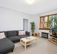 Cosy 2BR plus Parking in Nth Sydney - Rental Cars
