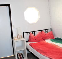 Cozy and cute comfort stay close to University Female only - Rental Cars