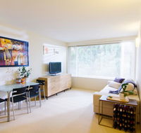 Cozy One Bedroom Apartment in Waverton - Rental Cars