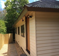 Croydon Station - a Tranquil Retreat - Rental Cars