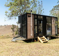Dam It Getaway Tiny House - Rental Cars