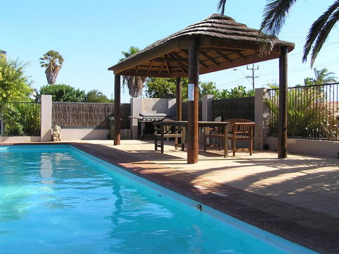 Dongara Old Mill Motel - Rental Cars 1