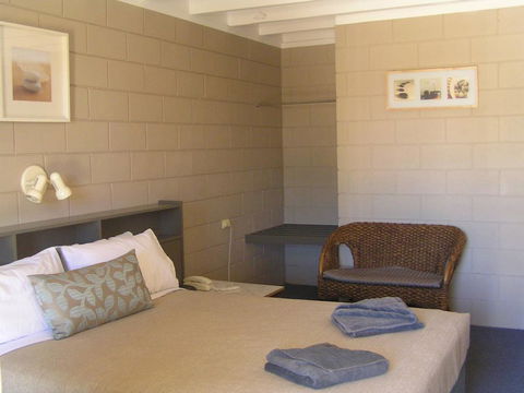Dongara Old Mill Motel - Rental Cars 2