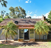 Dutchies Lodge - Rental Cars