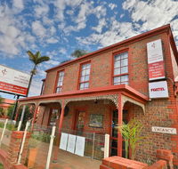 Early Australian Motor Inn - Rental Cars