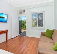 Easy Going Holiday Unit On McKenzie MK5 - Rental Cars