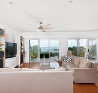 Embracing DutchiesNelsons Bay - Rental Cars