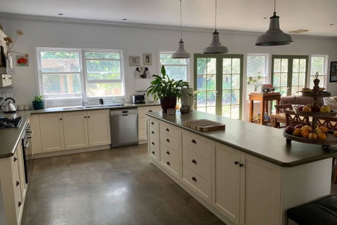 Farm House At The Gateway To The King Valley - Rental Cars 3