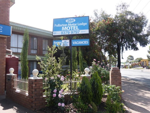 Fullarton Motor Lodge - Rental Cars 0