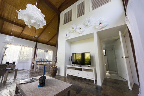 Garasu Lodge - Rental Cars 3