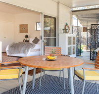 Gartelmann Studio  Gartelmanns Wines walk to The Deck Cafe  Wine tasting - Rental Cars
