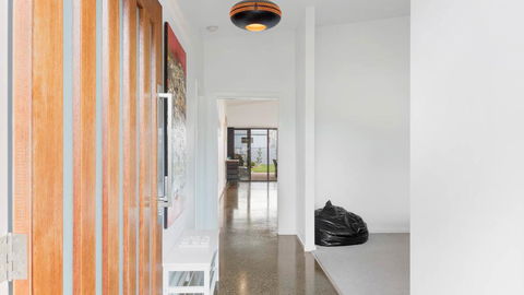 Great Ness Beachhouse - WiFi - Pet-Friendly - Rental Cars 3