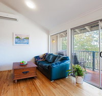Gymea Retreat 56 Ullora Close - Tri-Level Home with WIFI  Aircon - Rental Cars
