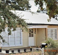 Happy cozy house for holidays Beach BBQ Pet friendly 35kms from CBD in country life style  - Rental Cars