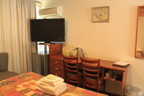 High Country Motel - Rental Cars 2