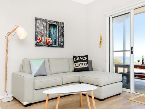 High Tide - Wallaroo Beachfront Property - Pet-Friendly - Rental Cars 2