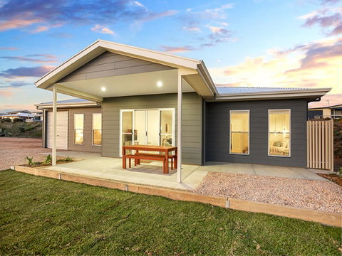 High Tide - Wallaroo Beachfront Property - Pet-Friendly - Rental Cars 1