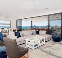 Hilltop Hideaway - Breathtaking views moments to beach - Rental Cars