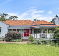 Hillview Cottage - classic country comfort and charm - Rental Cars