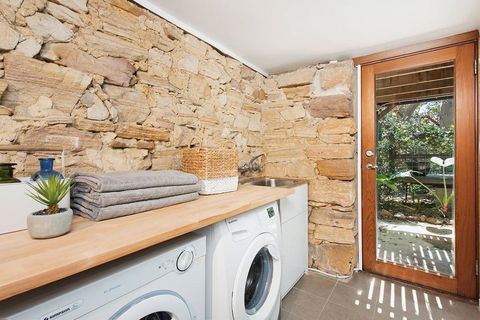 Historic 1890s House With Terraced Backyard Deck - Rental Cars 2