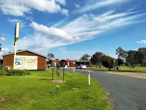 Holbrook Motor Village - Rental Cars 2