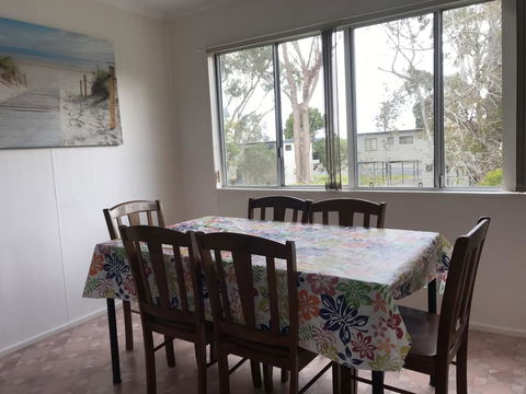 HOLIDAY HAVEN At North Haven - Rental Cars 2