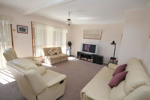 HOLIDAY HAVEN At North Haven - Rental Cars 3