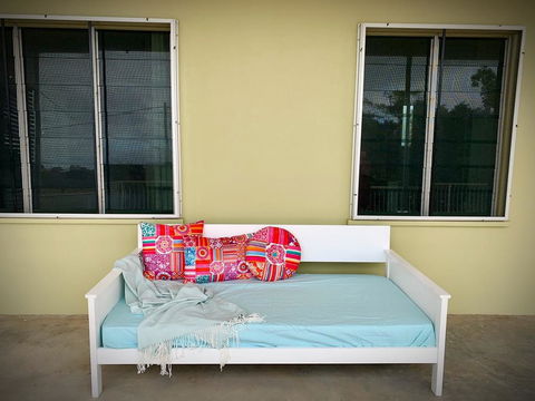 Holiday Rental - Huge House With Beach Views - Rental Cars 1