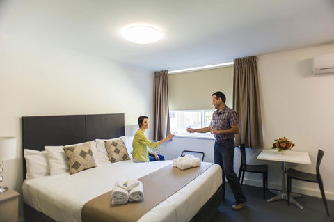 Hotel Gracelands - Rental Cars 1