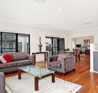 Jacarandas Parkview - Rental Cars