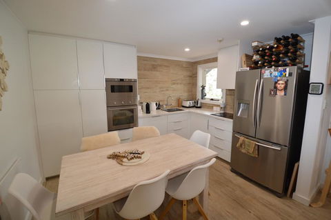 Karas 10 - Rental Cars 3