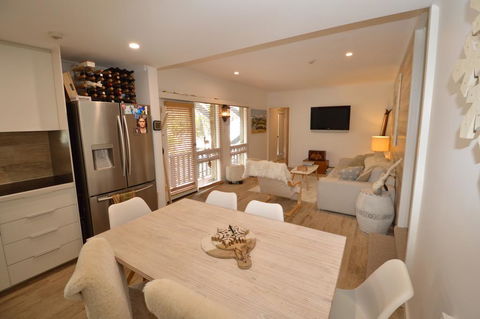 Karas 10 - Rental Cars 2