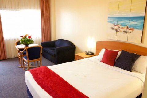 Karinga Motel, SureStay Hotel By Best Western - Rental Cars 3
