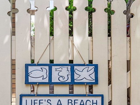 Keepsake Cottage @ Shoal Bay - Rental Cars 2