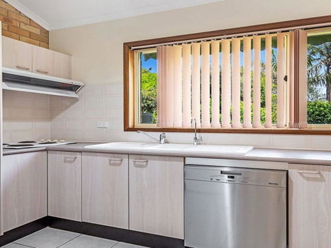 Keepsake Cottage @ Shoal Bay - Rental Cars 3