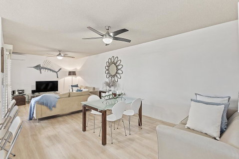 Kiah Unit 14 53 Victoria Parade - Rental Cars 2