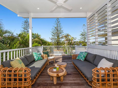 KINGY BEACH HOUSE @ 162 - Rental Cars 2
