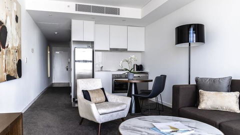 KOZYGURU Chatswood Luxury Studio NCH088 - Rental Cars 2