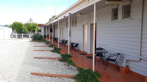Lake Bolac Motel - Rental Cars 1