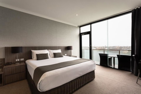 Lakes Hotel - Rental Cars 2