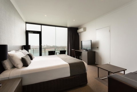 Lakes Hotel - Rental Cars 3