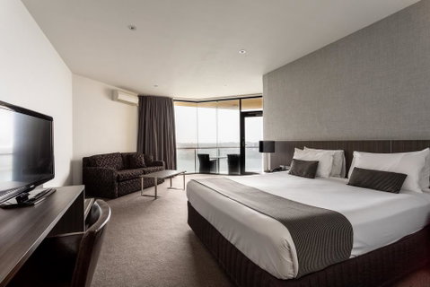Lakes Hotel - Rental Cars 1