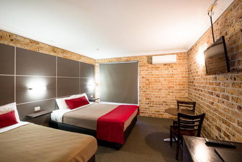 Lakeview Hotel Motel - Rental Cars 1