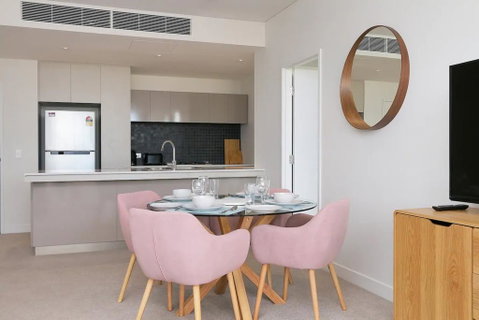 Large Modern 2 Bedroom Apartment Near Lake Claremont - Rental Cars 3