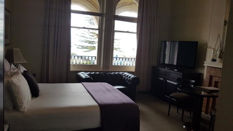 Largs Pier Hotel - Rental Cars 2