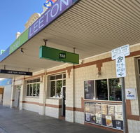 Leeton Hotel - Rental Cars